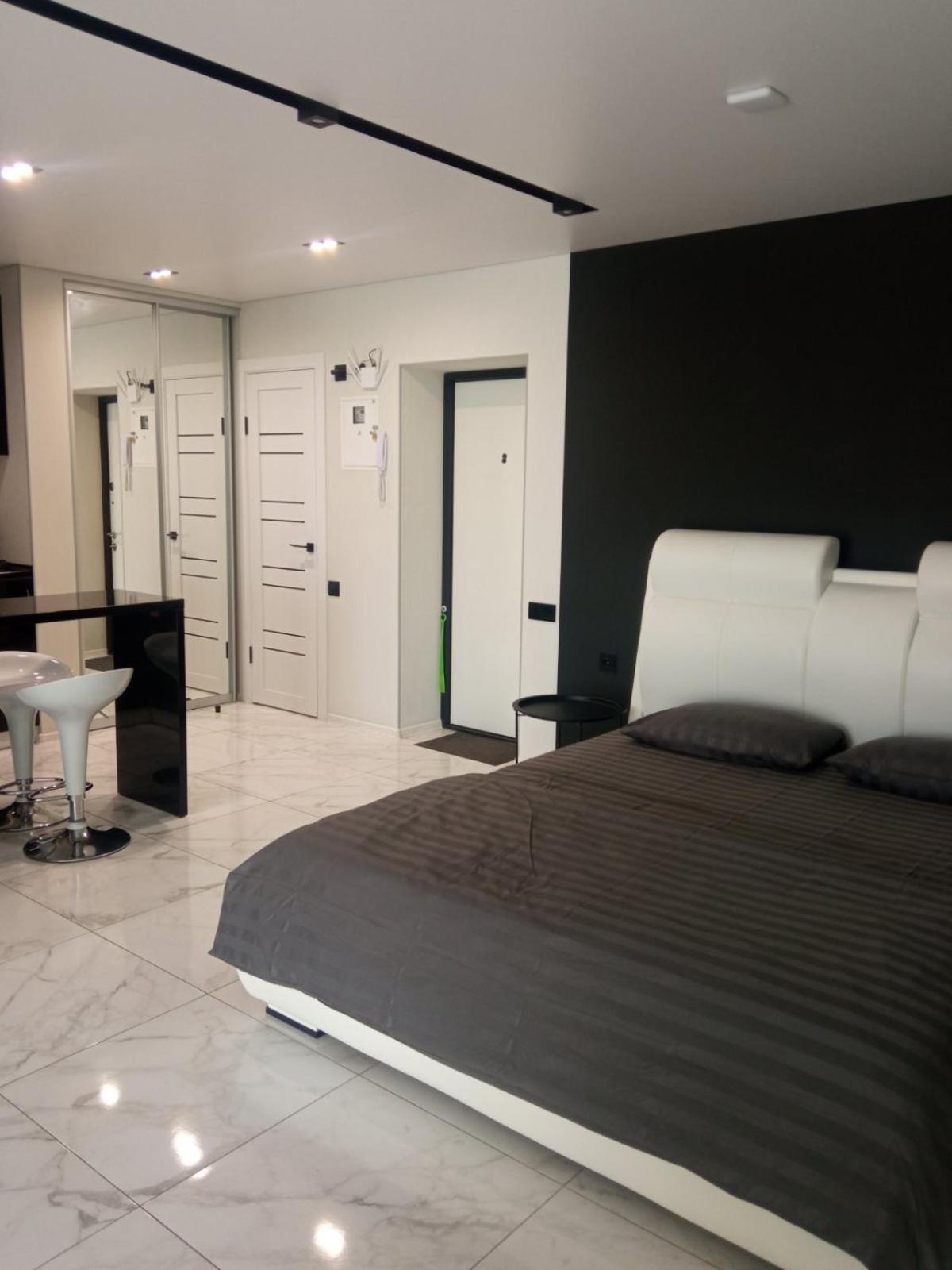 Apartment Vip апартаменты. центр, проспект мира 35 *